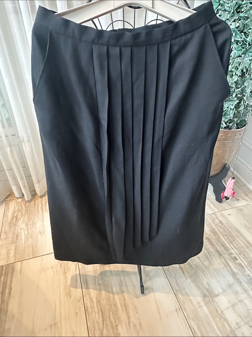 Classic Black Pleated Front Pencil maxi Skirt